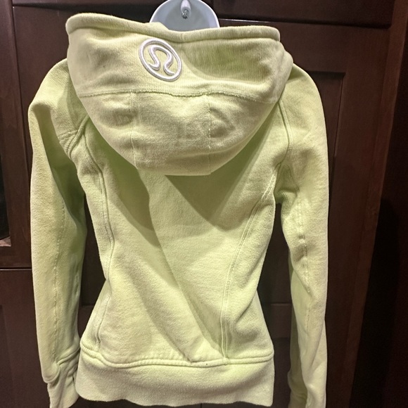 Lululemon lime green scuba hoodie size 4 - Picture 3 of 6